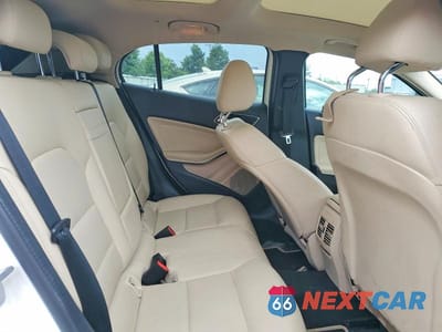 Zdjęcie 11 z 13 samochodu: 2018 MERCEDES-BENZ GLA 250 VIN:WDCTG4EB3JJ479482 - miniatura