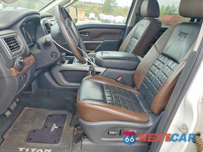 Zdjęcie 7 z 12 samochodu: 2018 NISSAN TITAN XD PLATINUM RESERVE VIN:1N6BA1F49JN549624 - miniatura