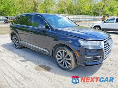 Czwarte zdjęcie samochodu z boku: 2017 AUDI Q7 PREMIUM PLUS VIN:WA1LAAF70HD022339 - miniatura