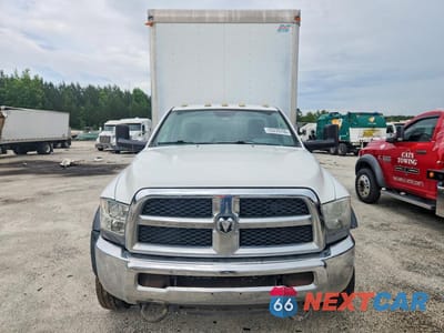 Piąte zdjęcie samochodu w środku: 2014 RAM 5500 BOX TRUCK VIN:3C7WRMDL4EG204902 - miniatura