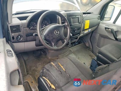 Zdjęcie 8 z 13 samochodu: 2018 MERCEDES BENZ SPRINTER 2500 VIN:WD3PE7CD2JP624277 - miniatura