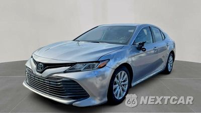Drugie zdjęcie samochodu z przodu: 2019 TOYOTA CAMRY LE VIN:4T1B11HK0KU196501 - miniatura