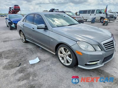 Czwarte zdjęcie samochodu z boku: 2012 MERCEDES-BENZ E 350 4MATIC VIN:WDDHF8JB3CA606154 - miniatura