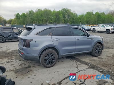 Trzecie zdjęcie samochodu z tyłu: 2021 KIA SORENTO S VIN:5XYRLDLC0MG001421 - miniatura