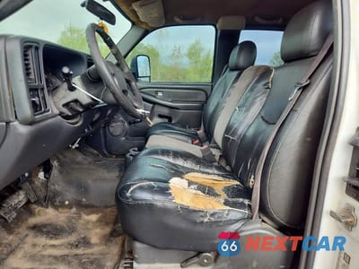 Zdjęcie 7 z 12 samochodu: 2005 GMC SIERRA C2500 HEAVY DUTY VIN:1GTHC29U05E200186 - miniatura