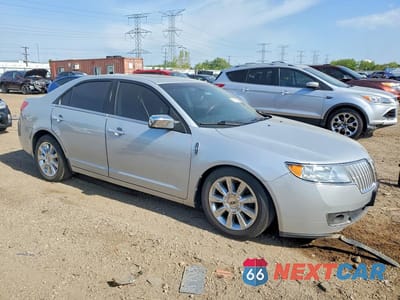 Czwarte zdjęcie samochodu z boku: 2010 LINCOLN MKZ VIN:3LNHL2JC6AR627118 - miniatura