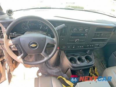 Zdjęcie 9 z 10 samochodu: 2018 CHEVROLET EXPRESS G2500 VIN:1GCWGAFP0J1185596 - miniatura