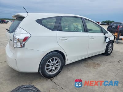 Trzecie zdjęcie samochodu z tyłu: 2014 TOYOTA PRIUS V THREE VIN:JTDZN3EU6E3324467 - miniatura