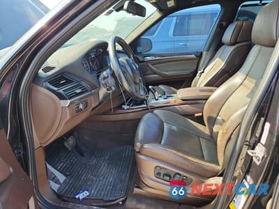 Zdjęcie 7 z 12 samochodu: 2013 BMW X5 XDRIVE35I VIN:5UXZV4C57D0E14665 - miniatura