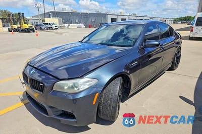Drugie zdjęcie samochodu z przodu: 2016 BMW M5 VIN:WBSFV9C55GD595740 - miniatura