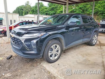 2024 CHEVROLET TRAX LS KL77LFE21RC242839 - główne zdjęcie licytacji z USA - miniatura