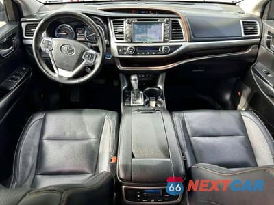 Zdjęcie 9 z 10 samochodu: 2019 TOYOTA HIGHLANDER HYBRID LIMITED VIN:5TDDGRFH9KS054671 - miniatura
