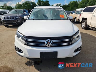Piąte zdjęcie samochodu w środku: 2013 VOLKSWAGEN TIGUAN S VIN:WVGBV3AX9DW619444 - miniatura