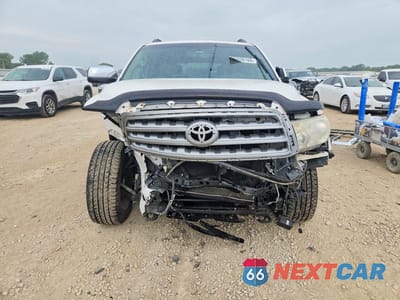 Piąte zdjęcie samochodu w środku: 2011 TOYOTA SEQUOIA PLATINUM VIN:5TDDW5G18BS043724 - miniatura