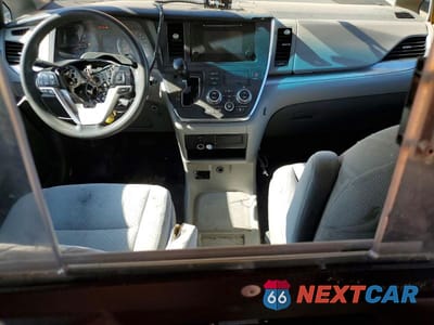 Zdjęcie 8 z 14 samochodu: 2016 TOYOTA SIENNA LE VIN:5TDKK3DC4GS762814 - miniatura