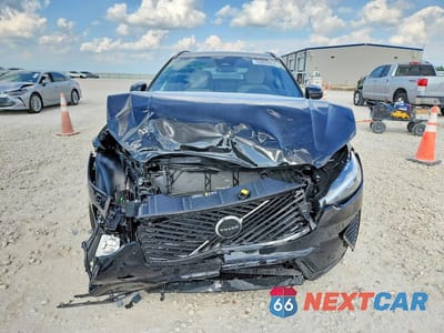 Piąte zdjęcie samochodu w środku: 2026 VOLVO XC60 PLUS VIN:YV4M12RC4T1437065 - miniatura