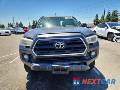 Piąte zdjęcie samochodu w środku: 2016 TOYOTA TACOMA TRD SPORT DOU VIN:5TFAX5GN4GX064235 - miniatura