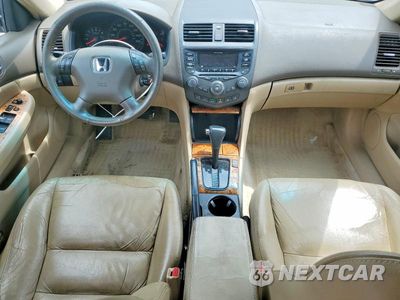 Zdjęcie 8 z 12 samochodu: 2005 HONDA ACCORD EX VIN:1HGCM66525A042597 - miniatura