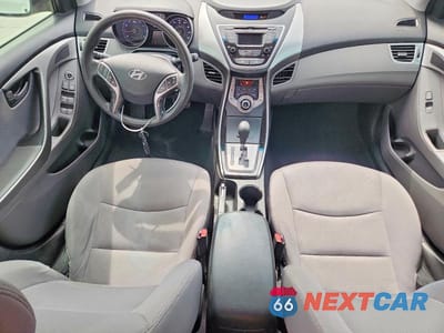 Zdjęcie 8 z 12 samochodu: 2013 HYUNDAI ELANTRA GLS VIN:5NPDH4AE6DH431740 - miniatura