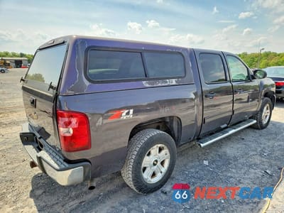 Trzecie zdjęcie samochodu z tyłu: 2010 CHEVROLET SILVERADO K1500 LT VIN:3GCRKSE32AG196603 - miniatura