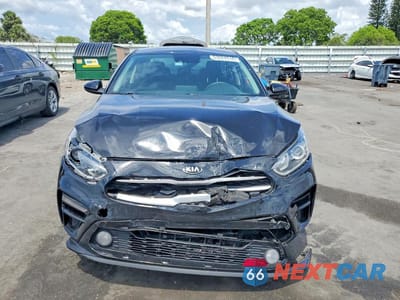 Piąte zdjęcie samochodu w środku: 2021 KIA FORTE LXS VIN:3KPF24AD3ME408177 - miniatura