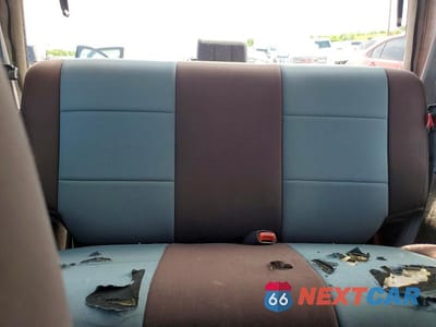 Zdjęcie 10 z 13 samochodu: 2002 JEEP WRANGLER / TJ SPORT VIN:1J4FA49S92P755378 - miniatura