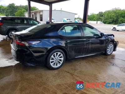 Trzecie zdjęcie samochodu z tyłu: 2022 TOYOTA CAMRY LE VIN:4T1C11AK6NU671541 - miniatura