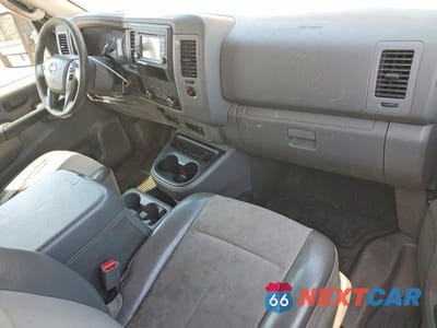 Zdjęcie 8 z 13 samochodu: 2015 NISSAN NV 2500 HD SV VIN:1N6AF0LY5FN806560 - miniatura