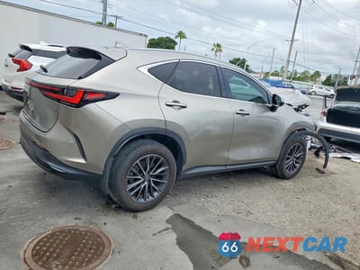 Trzecie zdjęcie samochodu z tyłu: 2025 LEXUS NX 250 PREMIUM VIN:2T2GDCAZXSC017104 - miniatura