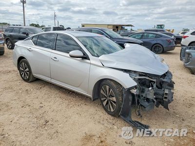 Czwarte zdjęcie samochodu z boku: 2019 NISSAN ALTIMA SV VIN:1N4BL4DV5KC135253 - miniatura