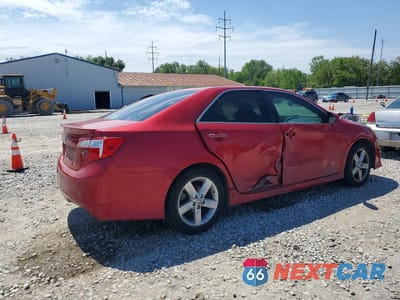 Trzecie zdjęcie samochodu z tyłu: 2014 TOYOTA CAMRY SE VIN:4T1BF1FK8EU766303 - miniatura