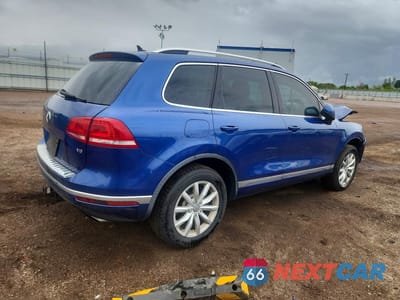 Trzecie zdjęcie samochodu z tyłu: 2016 VOLKSWAGEN TOUAREG SPORT VIN:WVGEF9BP7GD010882 - miniatura