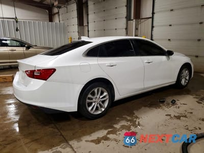 Trzecie zdjęcie samochodu z tyłu: 2017 CHEVROLET MALIBU LT VIN:1G1ZE5ST3HF107204 - miniatura