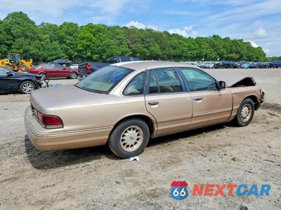 Trzecie zdjęcie samochodu z tyłu: 1996 FORD CROWN VICTORIA LX VIN:2FALP74W5TX124681 - miniatura