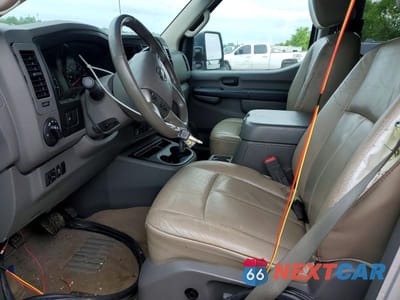 Zdjęcie 7 z 12 samochodu: 2013 NISSAN NV 3500 HD S VIN:5BZAF0AAXDN202654 - miniatura