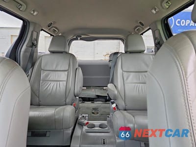 Zdjęcie 10 z 14 samochodu: 2016 TOYOTA SIENNA XLE 8-PASSENGER VIN:5TDYK3DCXGS738656 - miniatura