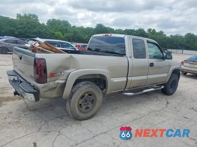 Trzecie zdjęcie samochodu z tyłu: 2002 GMC NEW SIERRA K1500 VIN:2GTEK19T521249873 - miniatura