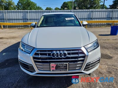 Piąte zdjęcie samochodu w środku: 2020 AUDI Q5 PREMIUM VIN:WA1ANAFY8L2017740 - miniatura