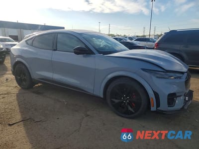 Czwarte zdjęcie samochodu z boku: 2025 FORD MUSTANG MACH-E GT VIN:3FMTK4SX4SMA19588 - miniatura