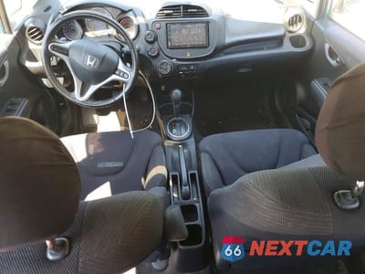 Zdjęcie 8 z 12 samochodu: 2013 HONDA FIT SPORT VIN:JHMGE8H54DC031785 - miniatura