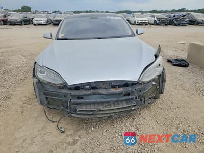 Piąte zdjęcie samochodu w środku: 2014 TESLA MODEL S VIN:5YJSA1H18EFP45077 - miniatura