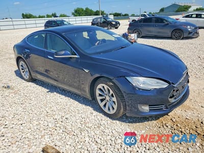 Czwarte zdjęcie samochodu z boku: 2015 TESLA MODEL S 85D VIN:5YJSA1H25FF084442 - miniatura