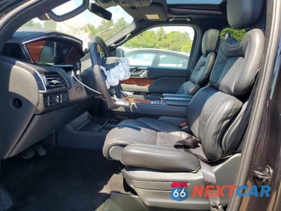 Zdjęcie 7 z 13 samochodu: 2024 LINCOLN NAVIGATOR RESERVE VIN:5LMJJ2LG6REL15934 - miniatura