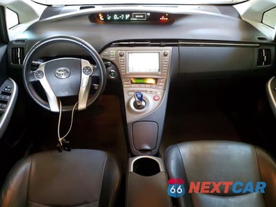 Zdjęcie 8 z 12 samochodu: 2013 TOYOTA PRIUS FIVE VIN:JTDKN3DU9D5639740 - miniatura