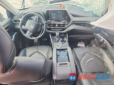 Zdjęcie 8 z 14 samochodu: 2021 TOYOTA HIGHLANDER XLE VIN:5TDGZRAH4MS530343 - miniatura