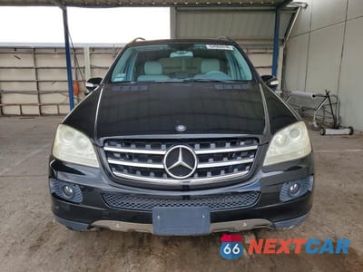 Piąte zdjęcie samochodu w środku: 2006 MERCEDES-BENZ ML 500 VIN:4JGBB75E06A060455 - miniatura