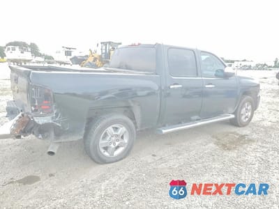 Trzecie zdjęcie samochodu z tyłu: 2011 CHEVROLET SILVERADO C1500 LT VIN:3GCPCSE03BG196279 - miniatura