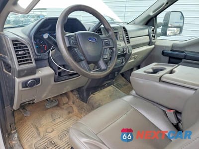 Zdjęcie 8 z 13 samochodu: 2019 FORD F250 SUPER DUTY VIN:1FTBF2A64KEC41023 - miniatura