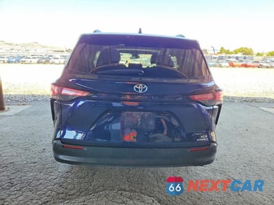 Zdjęcie 6 z 13 samochodu: 2022 TOYOTA SIENNA XLE VIN:5TDJRKEC4NS090850 - miniatura