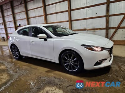 Czwarte zdjęcie samochodu z boku: 2018 MAZDA 3 TOURING VIN:3MZBN1V38JM203250 - miniatura